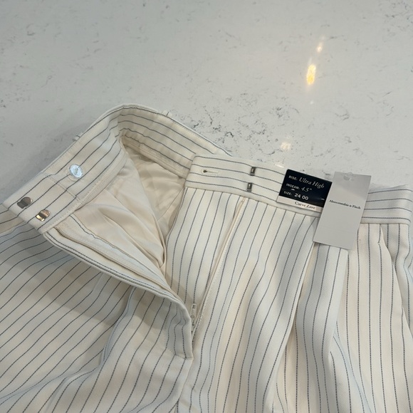 Abercrombie Sloane tailored short curve love size 24 new with tags! - Picture 3 of 5